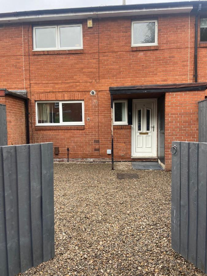 Manchester - Eccles - Business - Contractors - Families - Discounts Available Exterior photo