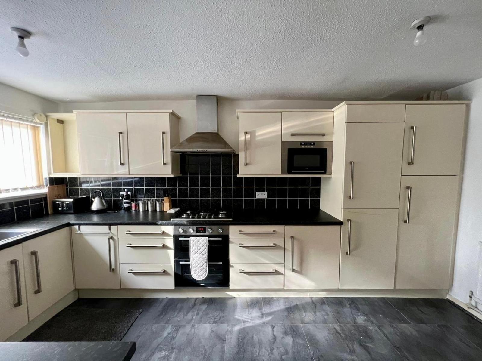 Manchester - Eccles - Business - Contractors - Families - Discounts Available Exterior photo
